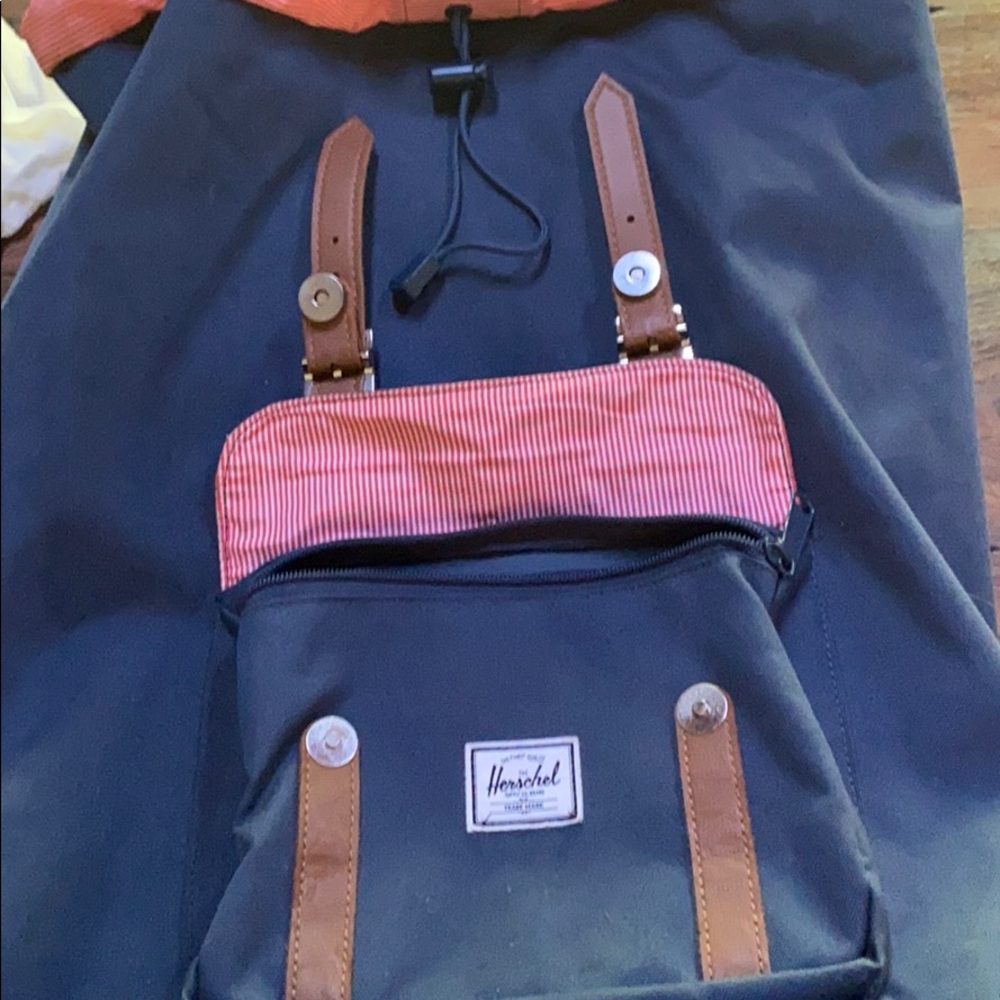 Herschel Backpack - Picture 5 of 5